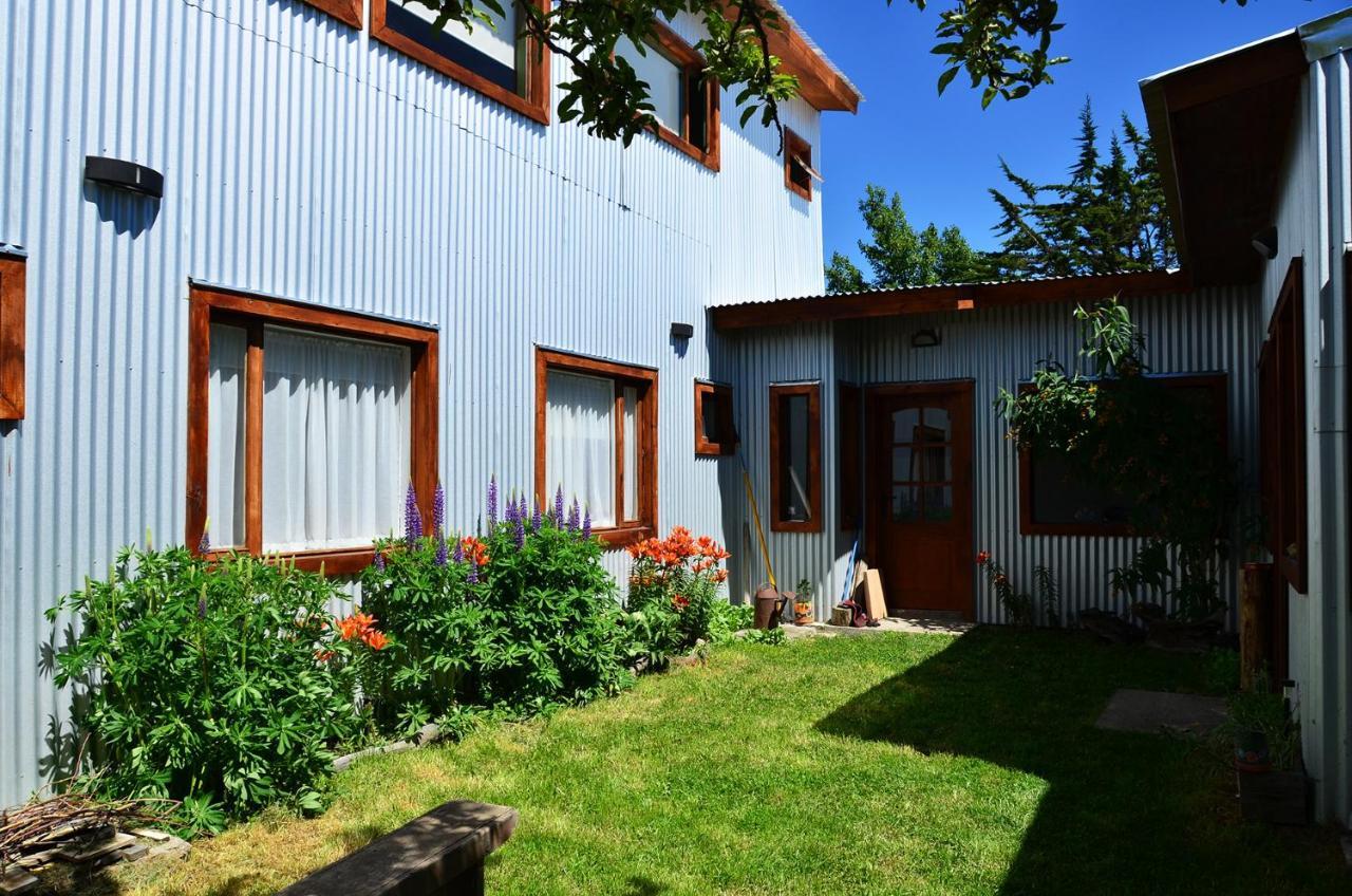 El Patagonico Hostel Puerto Natales Bagian luar foto